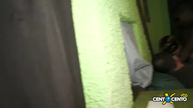 Poster: CentoXCento sex hot clip: Col Permesso Di Soggiorno Me Le Chiavo Tutt Giorno with Amateurs