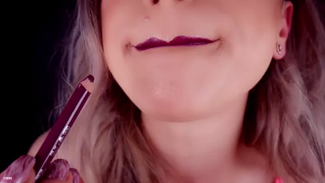 Poster: Miss Amellia – Lipstick Try On Haul Sensual JOI