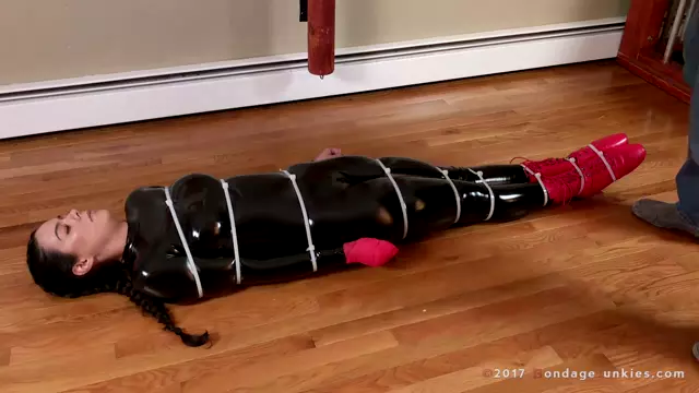 Poster: Bondage Junkies - Stella vs. A Lost Bet HD 720P