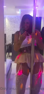 Poster: melissadevassa – 2021-12-19 O que acham da minha dana Comentem se querem mais videos assim Poster: melissadevassa – 2021-12-19 O que acham da minha dana Comentem se querem mais videos assim